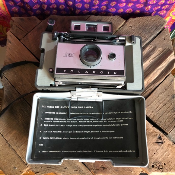 Late 60’s Polaroid Automatic 320 Land Camera - Picture 5 of 7